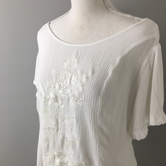 torrid Tops - Torrid white embroidered lace short sleeve top